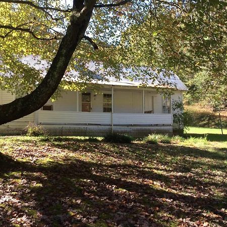Отель Country Road House Clendenin Экстерьер фото